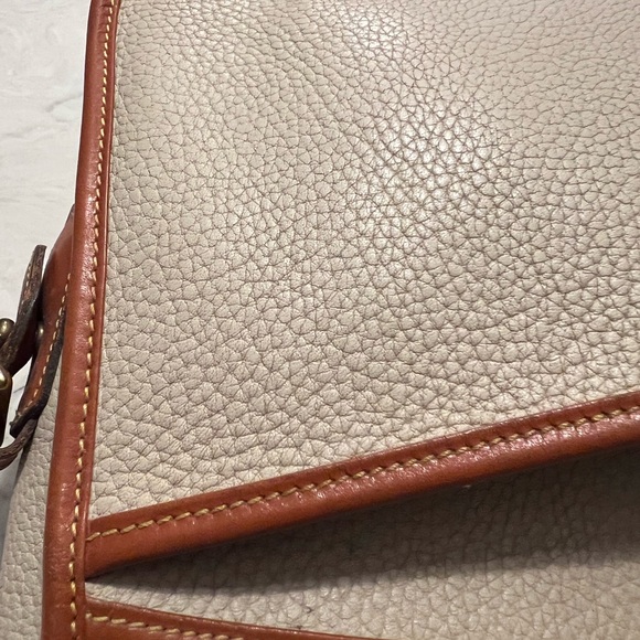 Classic Dooney & Bourke Vintage Calico Cream Carrier Shoulder Bag - Picture 7 of 14